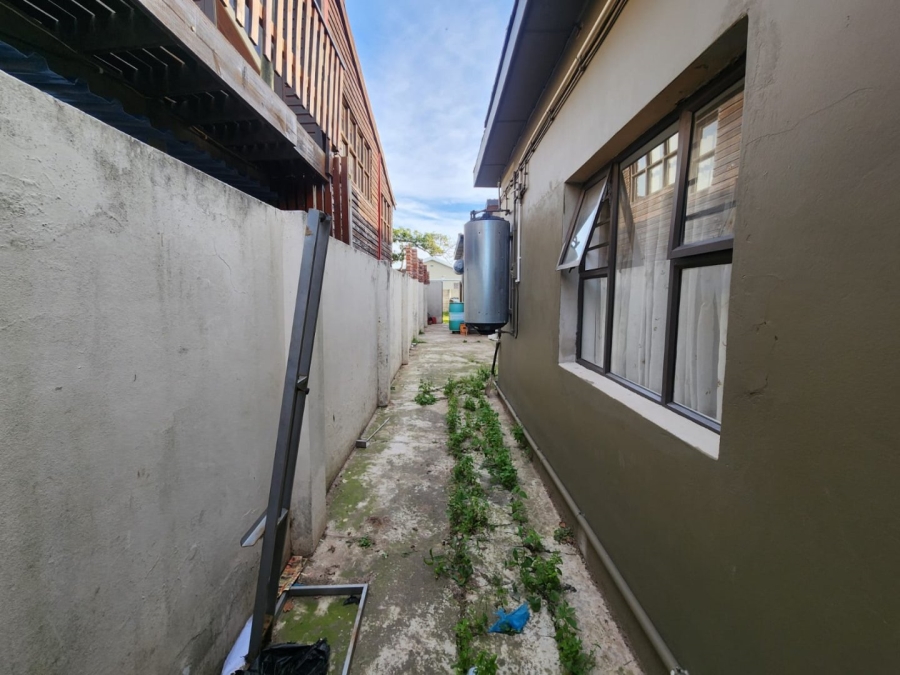 5 Bedroom Property for Sale in Kabega Park Eastern Cape